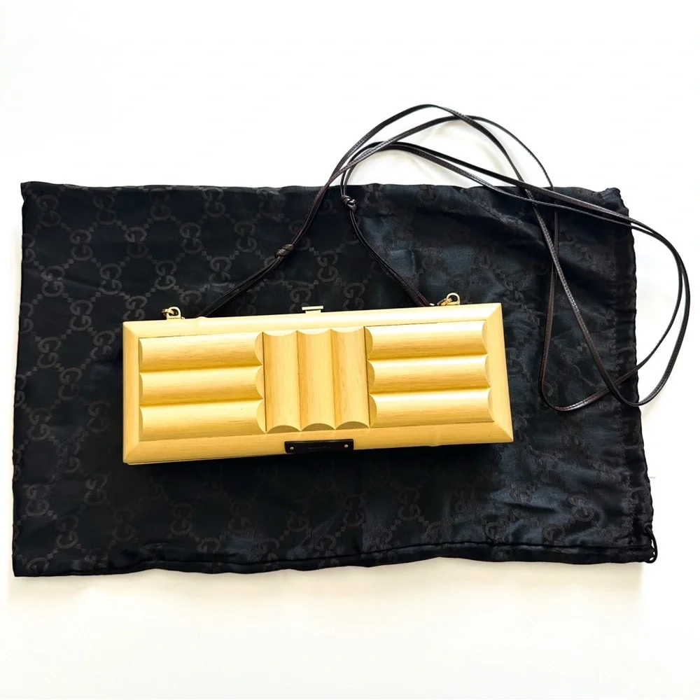 Vintage Tom Ford Gucci Runway S 2002 Wooden Clutch Logo Clasp Leather Strap Bag